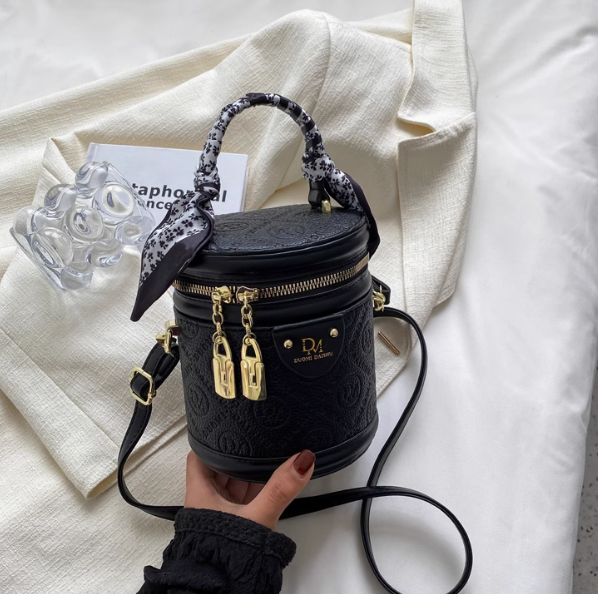 High-end niche fashion cylindrical hand-held shoulder bucket bag messenger bag ED0174