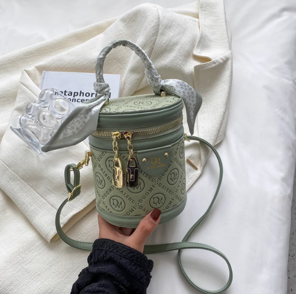 High-end niche fashion cylindrical hand-held shoulder bucket bag messenger bag ED0174