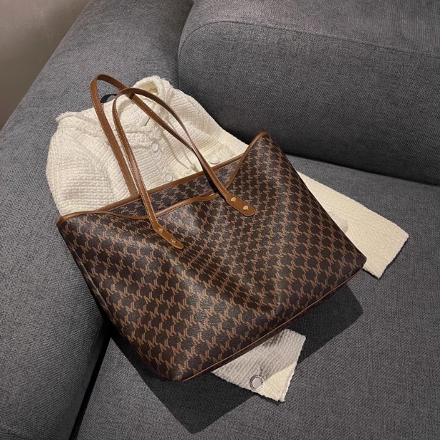 Light luxury large capacity commuter shoulder bag ED0197