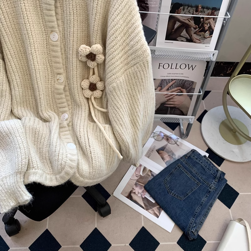 Dicker Strickjacke im Retro-Stil mit Rundhalsausschnitt ED0222