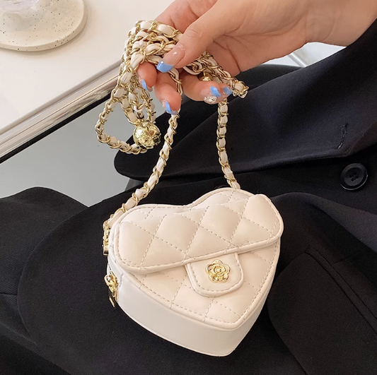 Sac bandoulière tendance en forme de cœur avec chaîne ED0319
