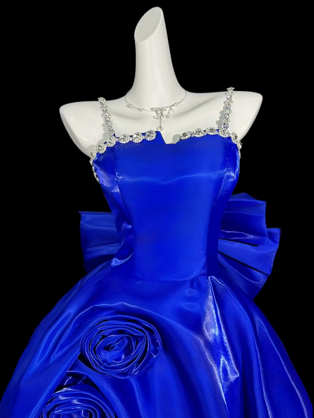 Süßes kurzes blaues Ballkleid Spaghettiträger Geburtstagskleid A-Linie Satin Ärmelloses Partykleid E0124