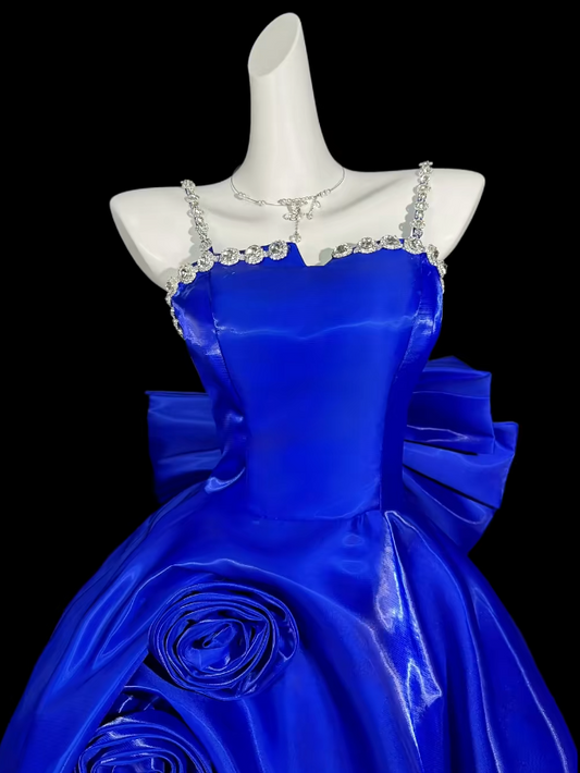 Süßes kurzes blaues Ballkleid Spaghettiträger Geburtstagskleid A-Linie Satin Ärmelloses Partykleid E0124
