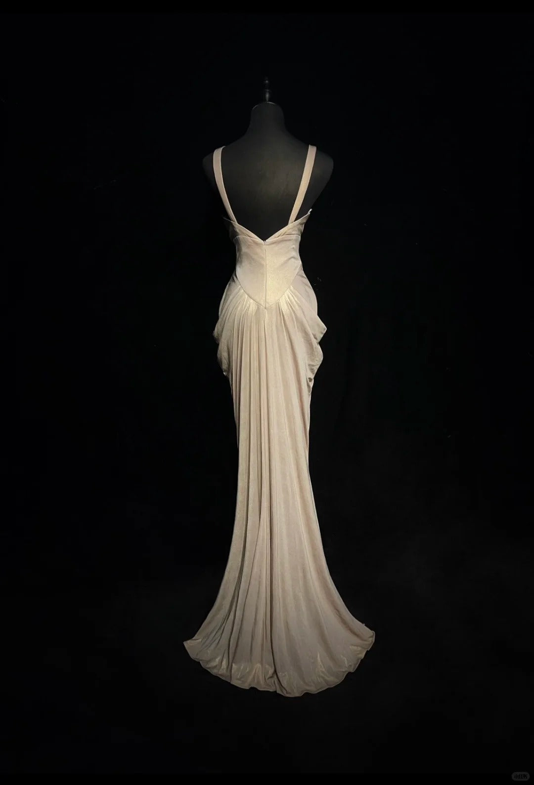 Élégante Robe de soirée longue sirène en satin col en V couleur champagne pour le bal de promo E0131