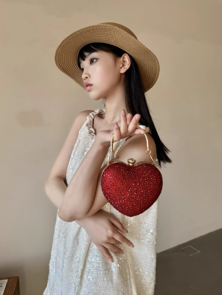 Mini Rhinestone Glitter Lipstick Pouch, Heart-shaped Burgundy Banquet Clutch EB03943
