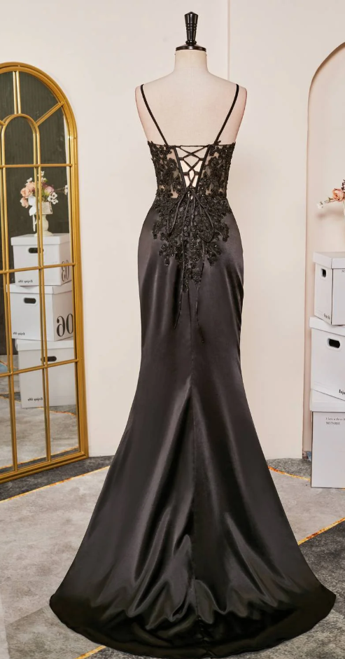 Elegant Spaghetti Straps Prom Dress Black SatinSheath Appliques Long Formal Evening with Slits