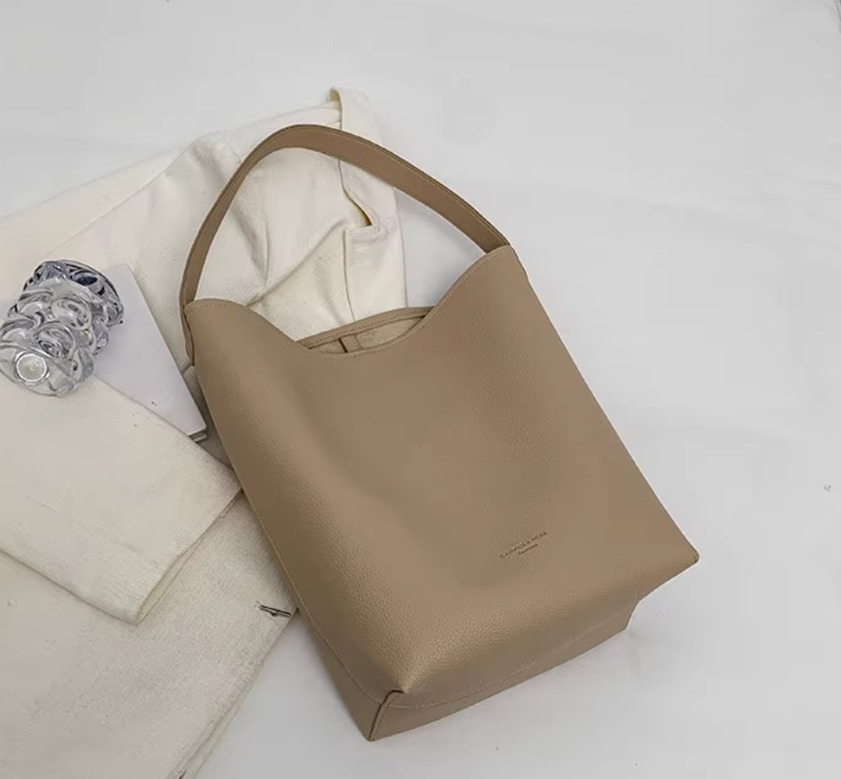 Lazy large capacity bag women's new style fashionable simple shoulder bag commuting to work soft leather bucket bag ED0090