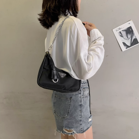 Black new autumn and winter texture all-match ins niche shoulder messenger bag underarm bag female ED0099