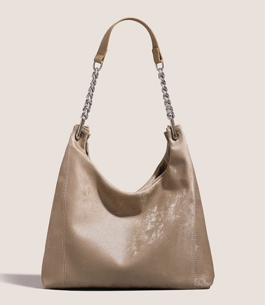 Large Capacity Commuter Bag Retro Shoulder Bag ED01010