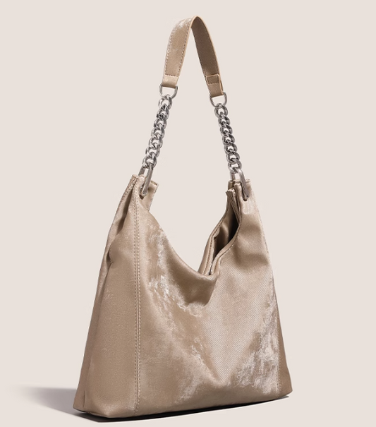 Large Capacity Commuter Bag Retro Shoulder Bag ED01010