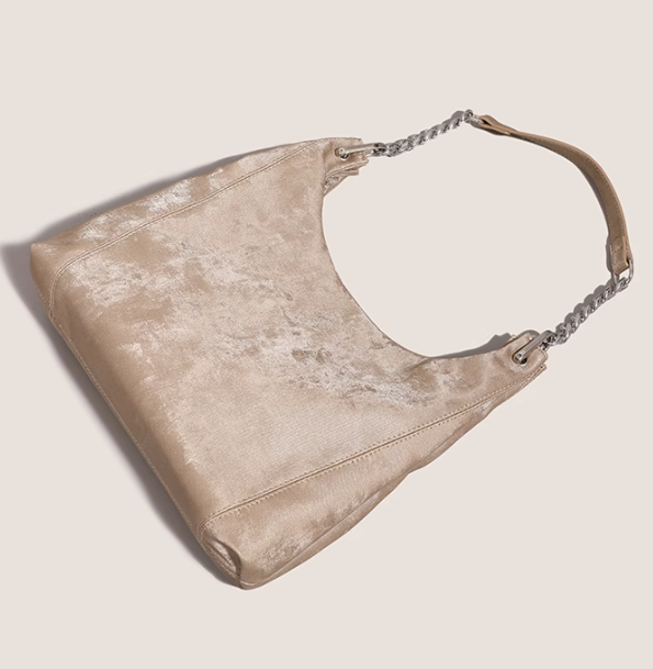 Large Capacity Commuter Bag Retro Shoulder Bag ED01010
