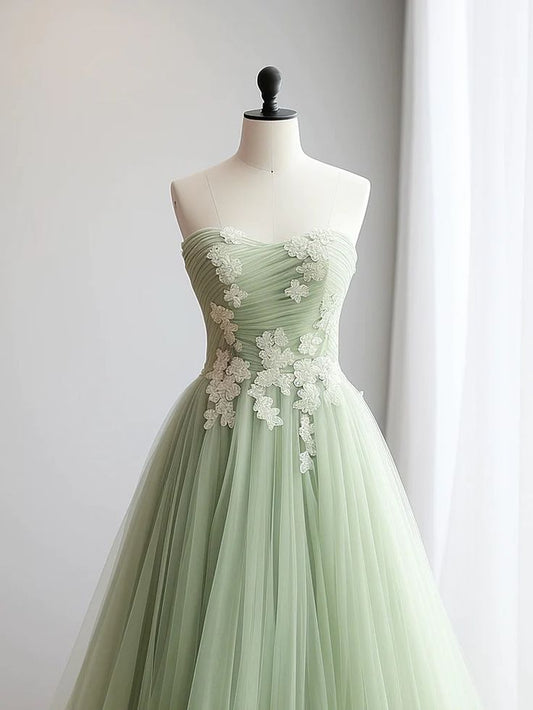 Robe de soirée longue verte en tulle et dentelle, coupe trapèze, décolleté en cœur, ED01610