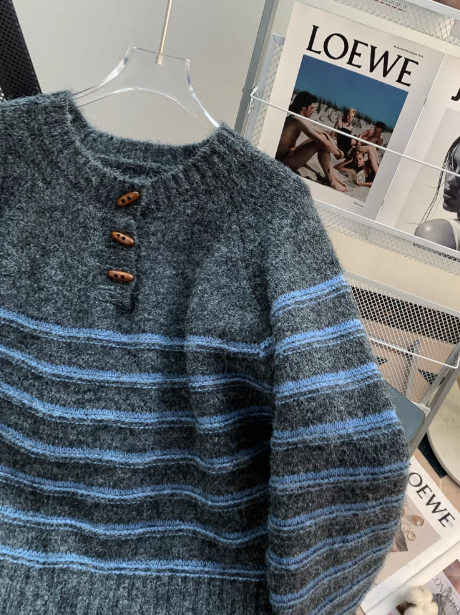 Vintage horn button striped half open collar sweater ED01018