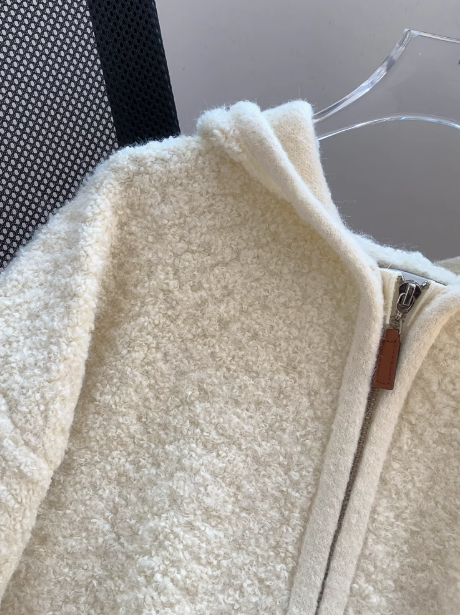 Strickjacke mit Kapuze und Reißverschluss ED01022