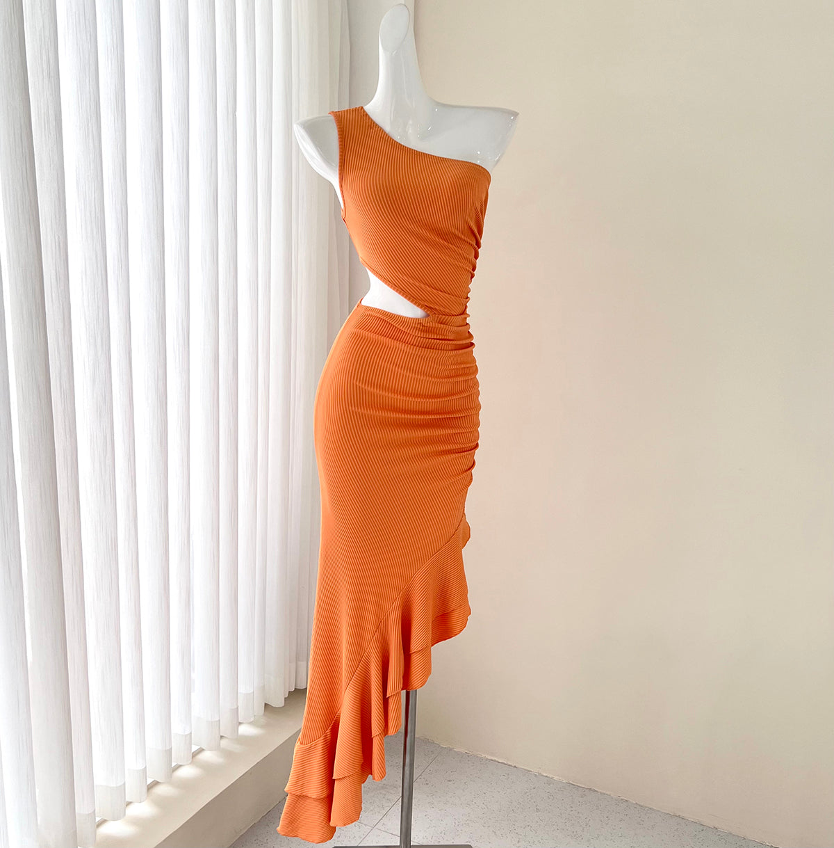One-shoulder sleeveless dress with ruffled slits ED01045