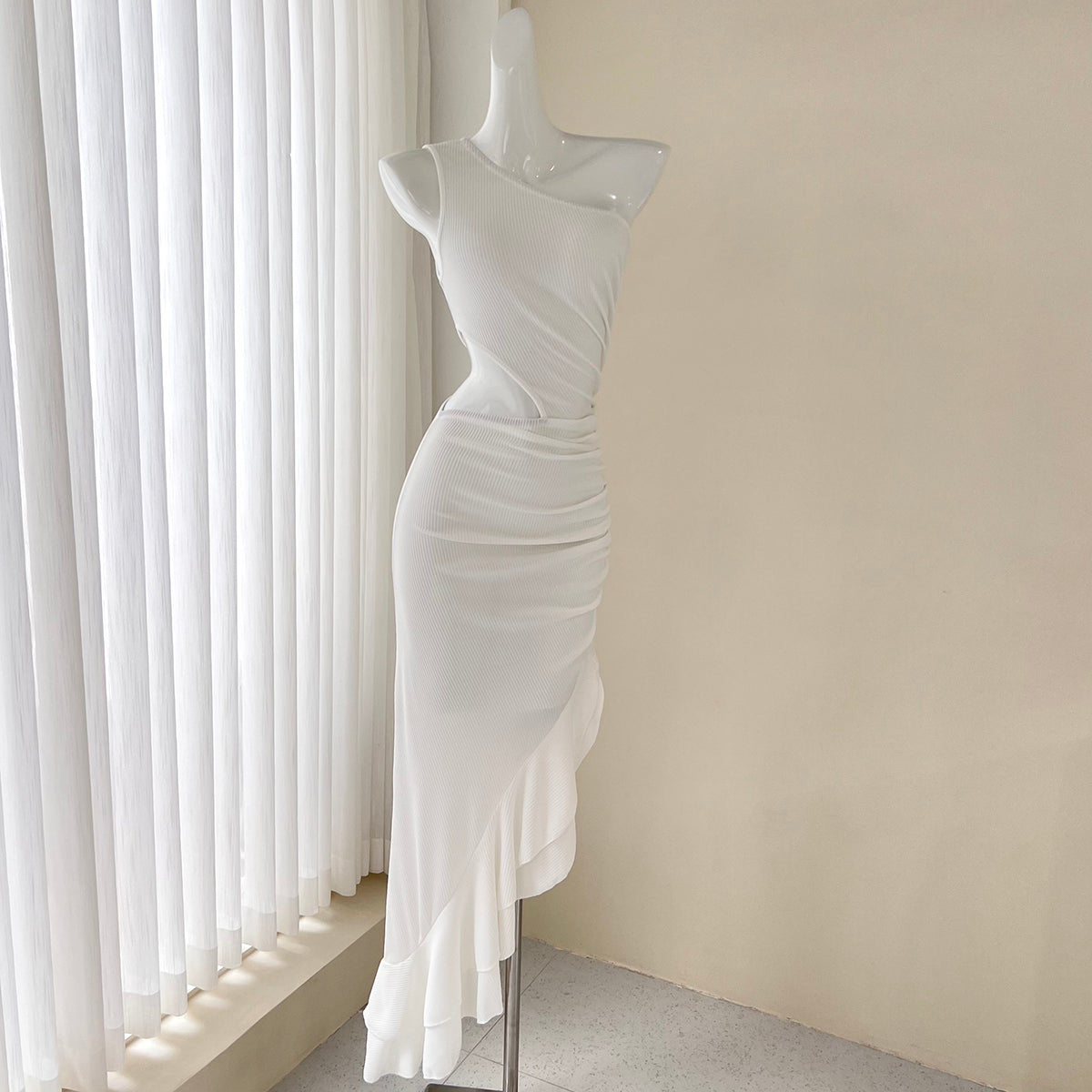 One-shoulder sleeveless dress with ruffled slits ED01045