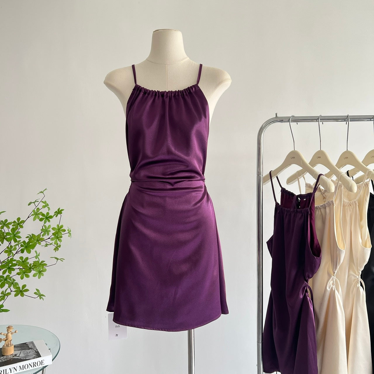 American style waist-baring halter neck pleated dress ED01051