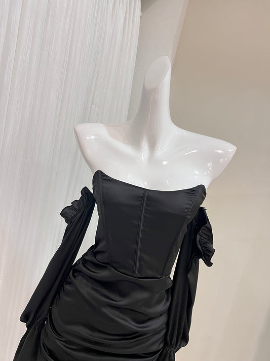 Schwarzes trägerloses Langarm-Hüftkleid Geburtstagspartykleid ED01076