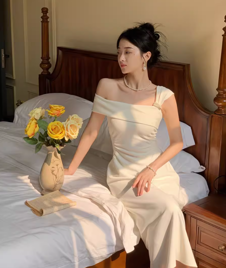 Robe femme style pur désir français à une épaule niche haut de gamme taille tempérament ED0111