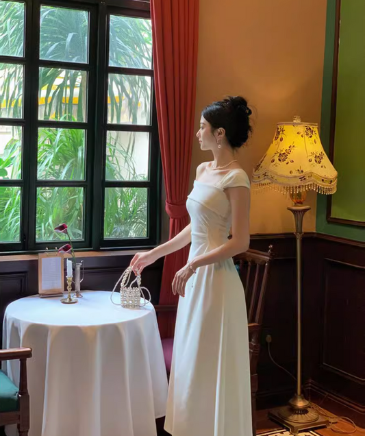 Robe femme style pur désir français à une épaule niche haut de gamme taille tempérament ED0111