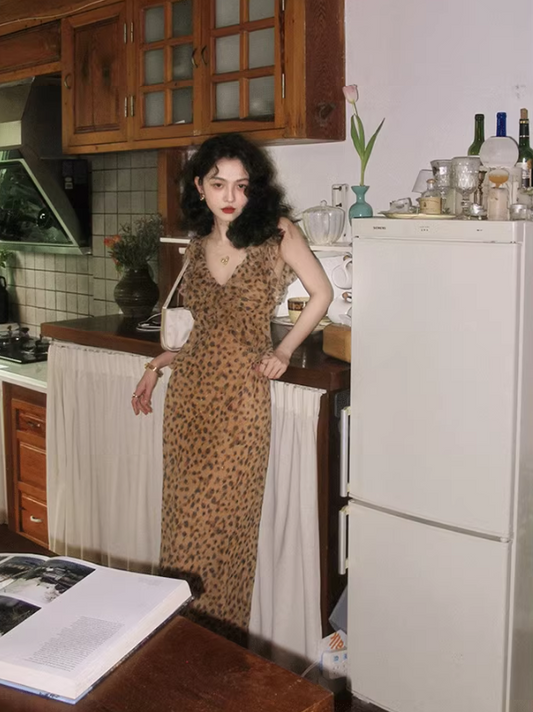 Französischer Retro-Leopardenmuster-V-Ausschnitt-Sling-Rüschen-Sommer-Slim-Fit-Chiffon-langer Rock für Frauen ED0114