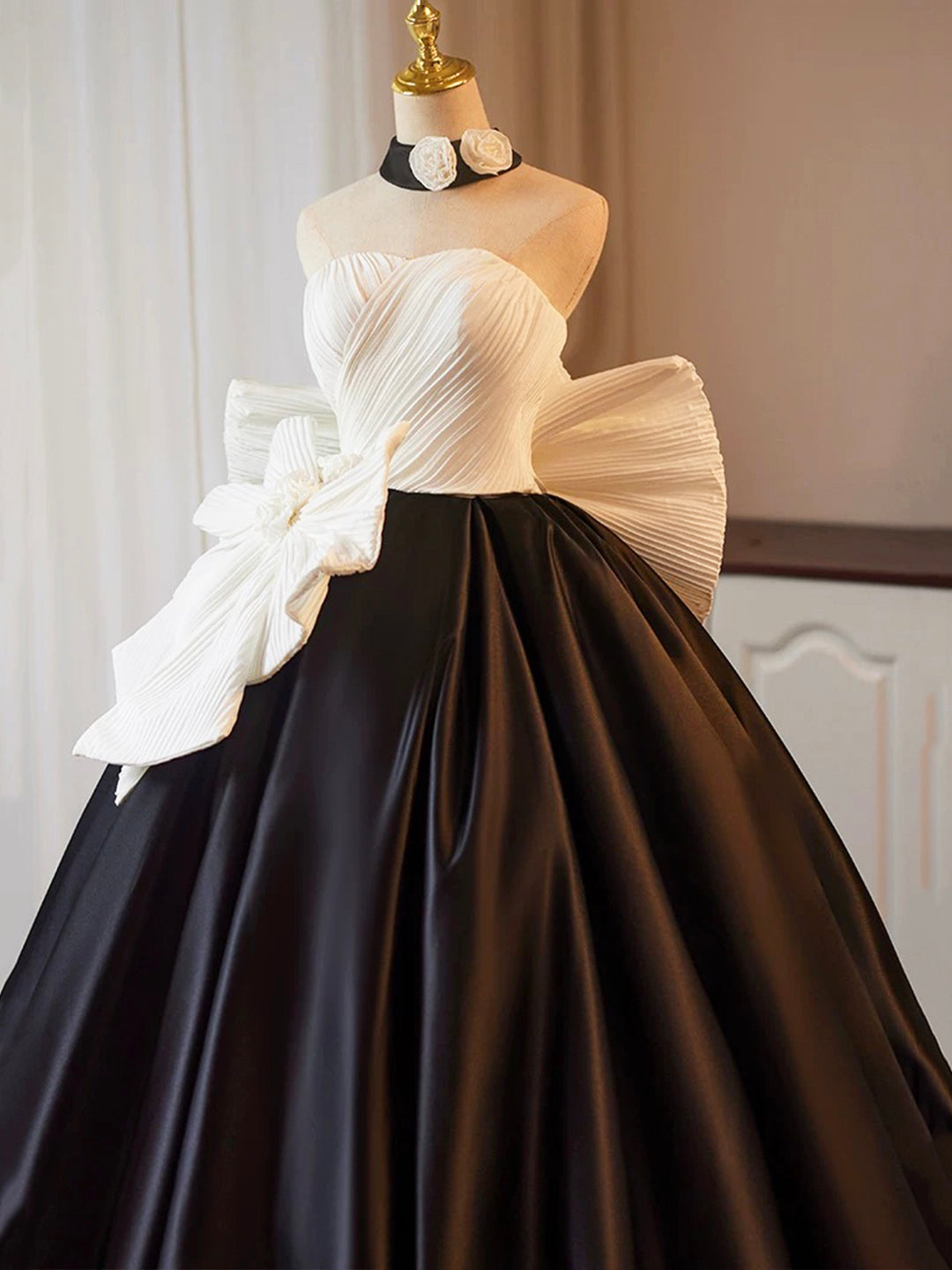 Robe de bal longue en satin blanc et noir, coupe trapèze, sans bretelles, robe de soirée formelle ED01220