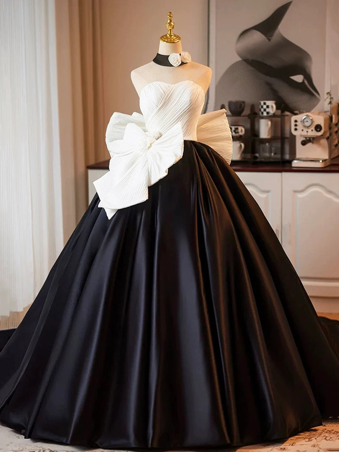 Robe de bal longue en satin blanc et noir, coupe trapèze, sans bretelles, robe de soirée formelle ED01220