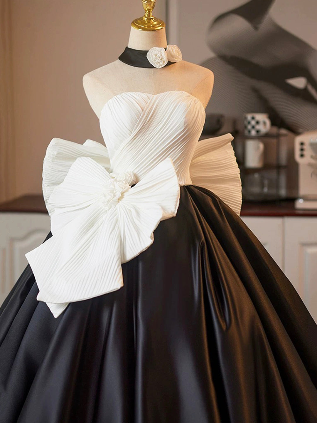 Robe de bal longue en satin blanc et noir, coupe trapèze, sans bretelles, robe de soirée formelle ED01220