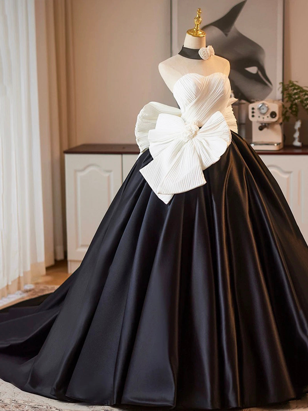 Robe de bal longue en satin blanc et noir, coupe trapèze, sans bretelles, robe de soirée formelle ED01220