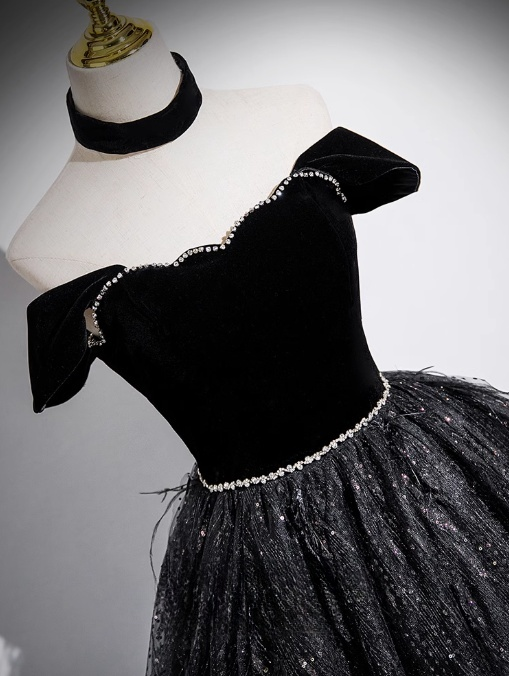 Robe de bal longue noire trapèze en velours, tulle et sequins, épaules dénudées, robe de soirée noire ED01227