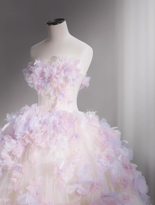 A-Linie Tüll Pailletten Langes Ballkleid, Trägerloses Rosa und Lila Dreidimensionales Blumen Brautkleid ED01316