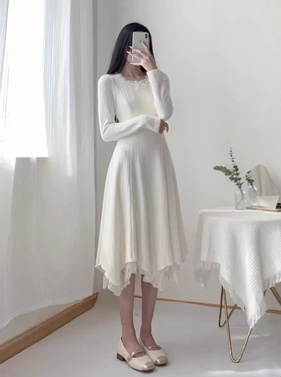 French Gardenia White Tea can be worn with a white long-sleeved knitted dress ED0140