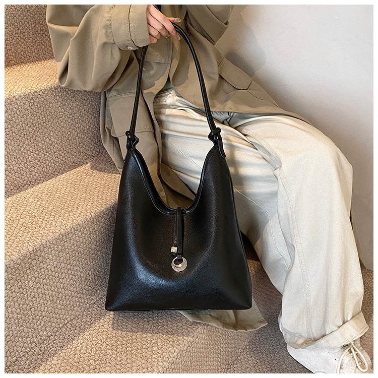 Versatile retro shoulder bag casual bucket bag ED01433