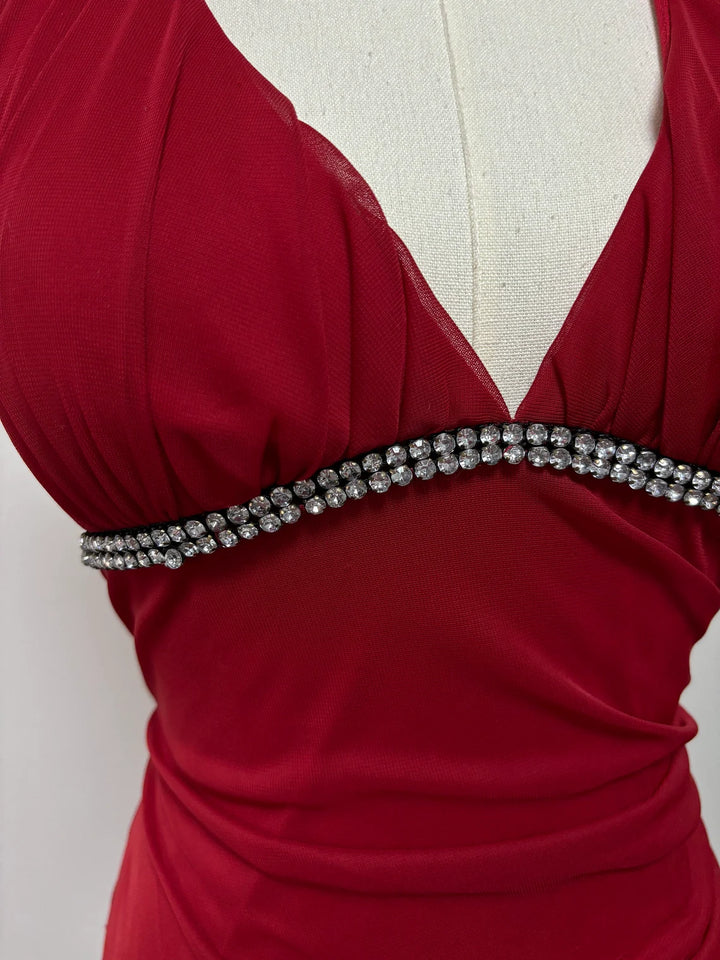 Burgunderrotes A-Linien-Neckholder-Chiffon-Ballkleid mit V-Ausschnitt und rückenfreiem Rücken, Brautjungfernkleid mit Knöchellänge ED01515