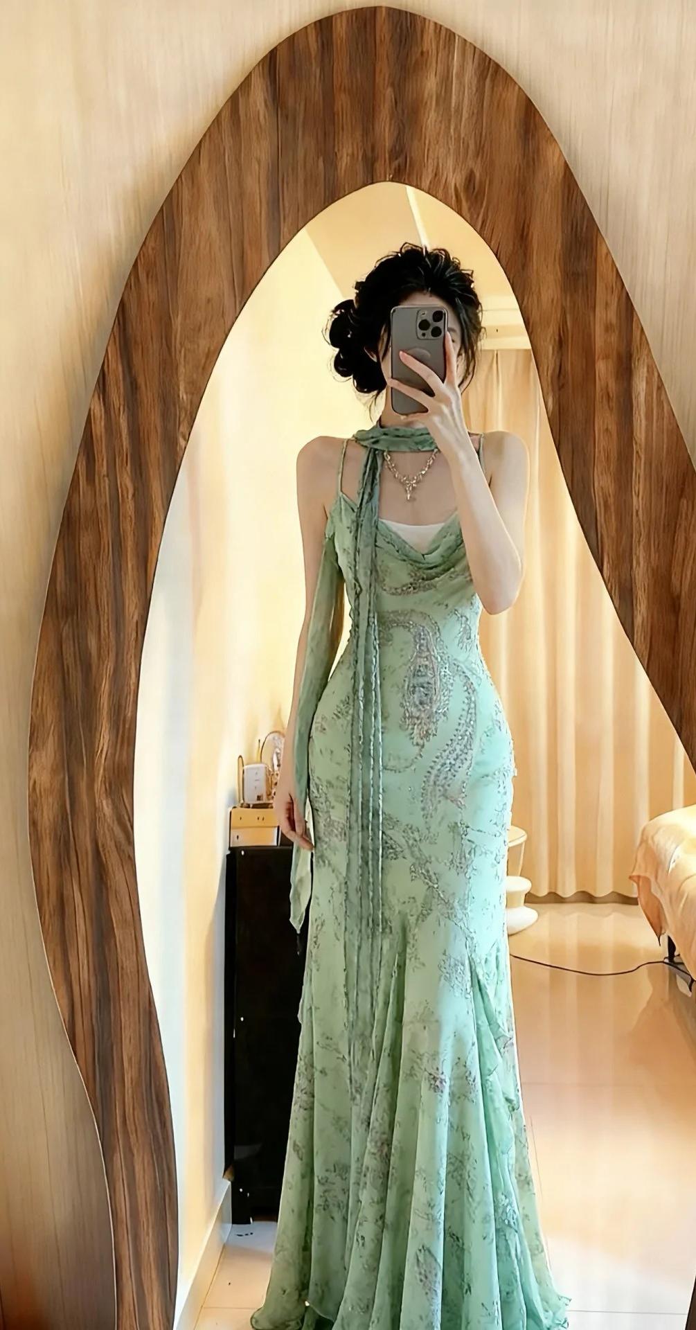Elegant Green Mermaid Formal Dresses Beaded Chiffon Open Back Long Prom Dresses Spaghetti Straps Guest Dresses ED01564