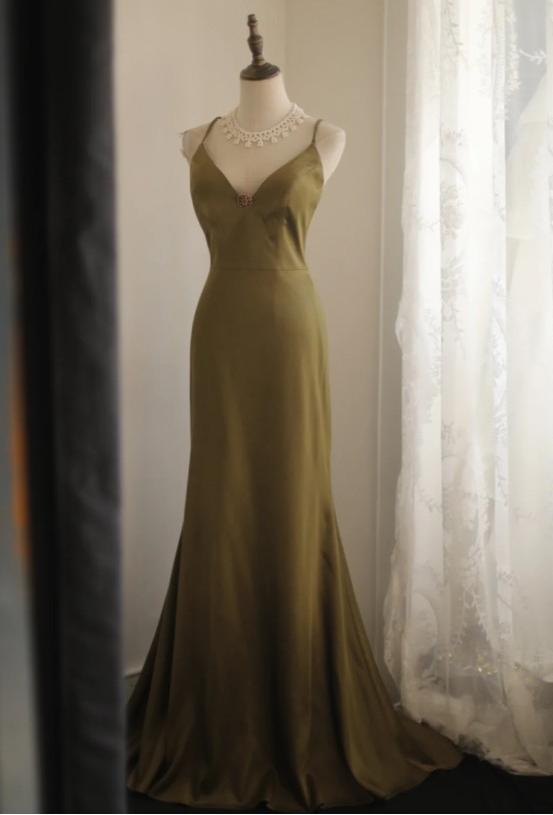 Robe de bal longue en satin à col en V et sirène, élégante robe de soirée à bretelles spaghetti ED01584