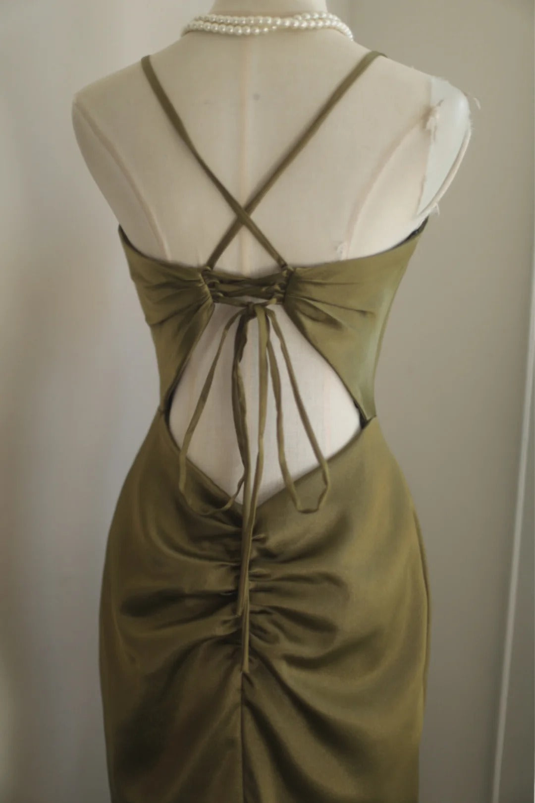 Robe de bal longue en satin à col en V et sirène, élégante robe de soirée à bretelles spaghetti ED01584