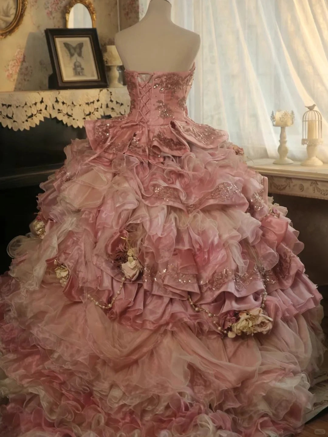 Robe de bal longue rose sans bretelles en satin, tulle, sequins, perles et diamants ED01585