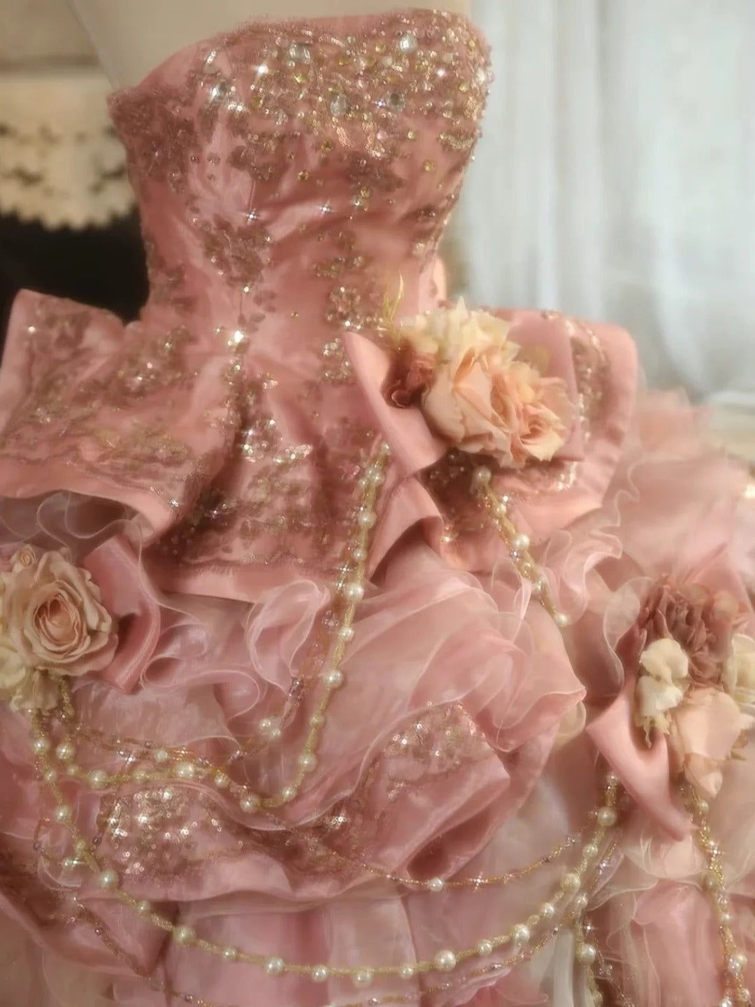 Robe de bal longue rose sans bretelles en satin, tulle, sequins, perles et diamants ED01585