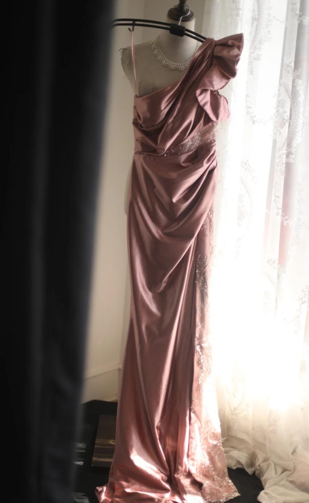 Rosa Meerjungfrau One-Shoulder Satin Perlen Pailletten Langes Ballkleid Brautjungfernkleid ED01588