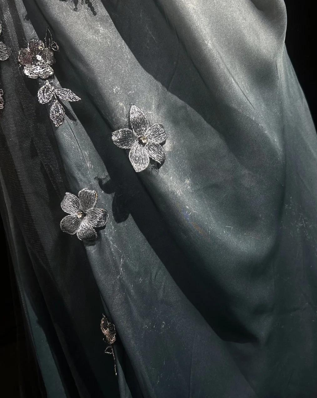 Elegant Chiffon Mermaid Gown for Prom&Party Spaghetti Strap Sequined Applique Evening Gown