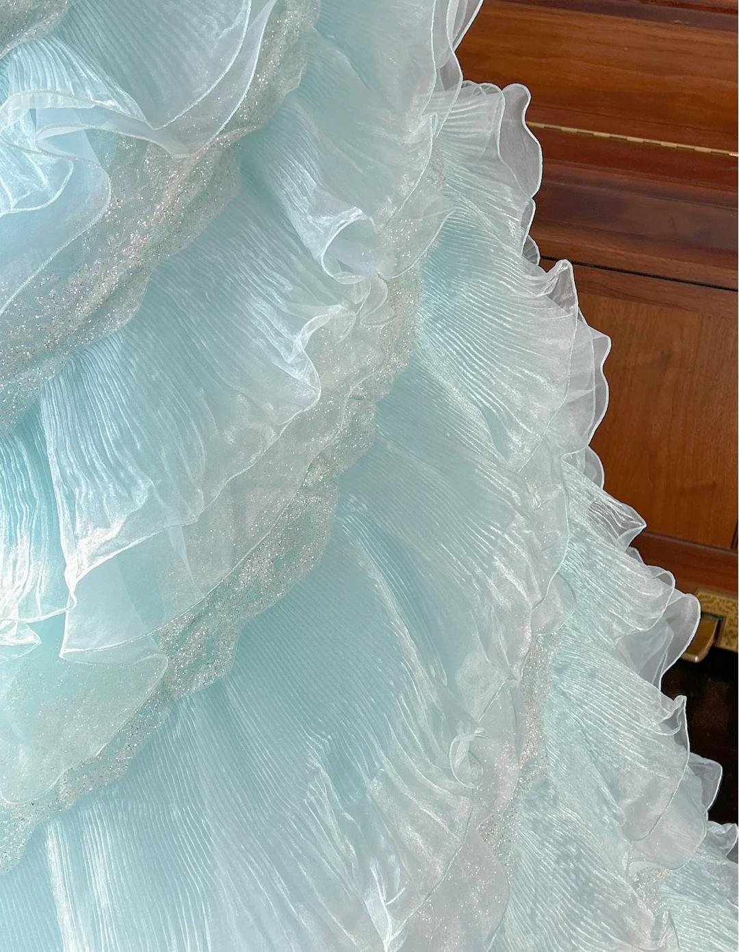 Robe de bal longue bleu ciel, coupe trapèze, sans bretelles, en tulle, perlée, à paillettes et à plusieurs niveaux, pour adulte, ED01684