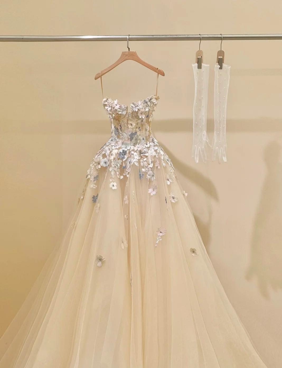 Schlichtes Champagner A-Linie Spaghettiträger Tüllapplikation Langes Ballkleid Süßes Brautkleid ED01718