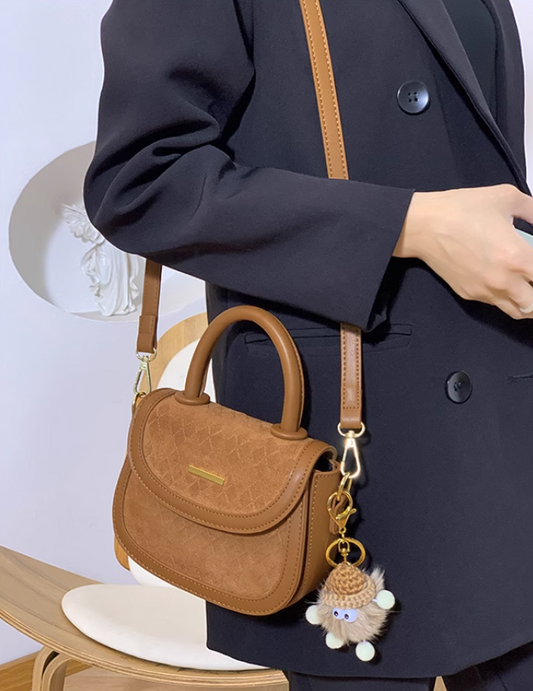 New autumn and winter niche design saddle bag retro versatile hand-held shoulder messenger bag  ED0171