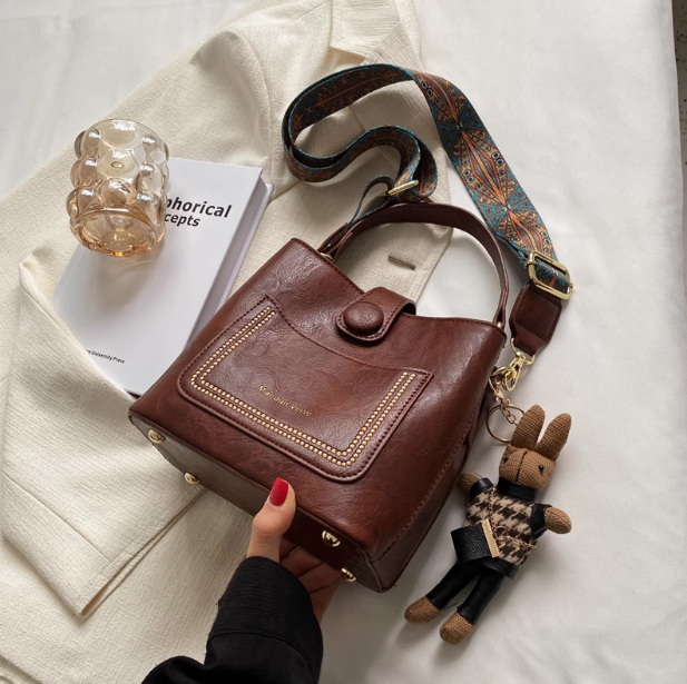 Retro Korean style fashion shoulder messenger bag niche design portable bucket bag ED0173