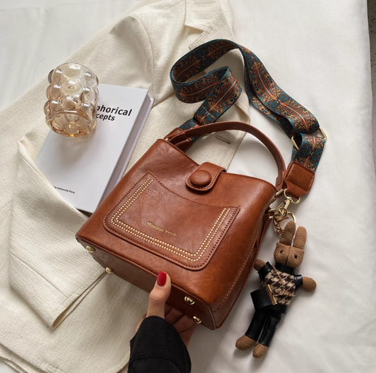 Retro Korean style fashion shoulder messenger bag niche design portable bucket bag  ED0173