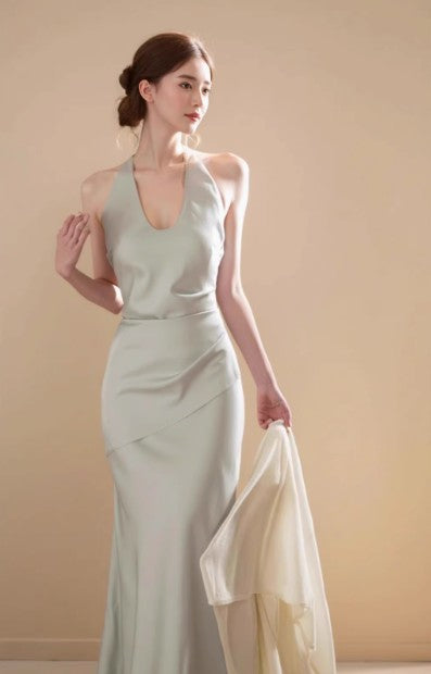 Neckholderkleid im Meerjungfrauen-Stil mit V-Ausschnitt aus französischem Satin ED01750