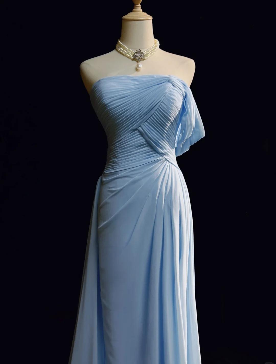 Wunderschönes blaues A-Linien-Chiffon-Plissee-One-Shoulder-Slit-Langabendkleid für Hochzeitsgäste ED01820