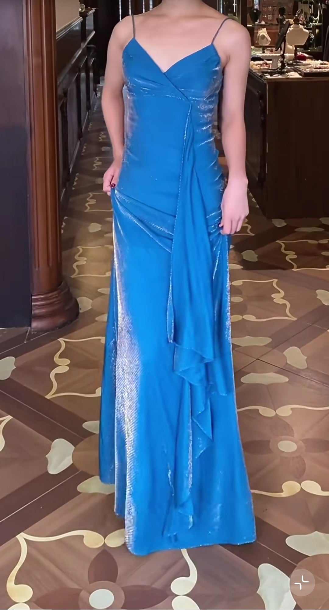 Elegantes blaues Spaghettiträger-Ballkleid aus Samt mit langem Rücken, Vintage-Stil, Partykleid ED01962