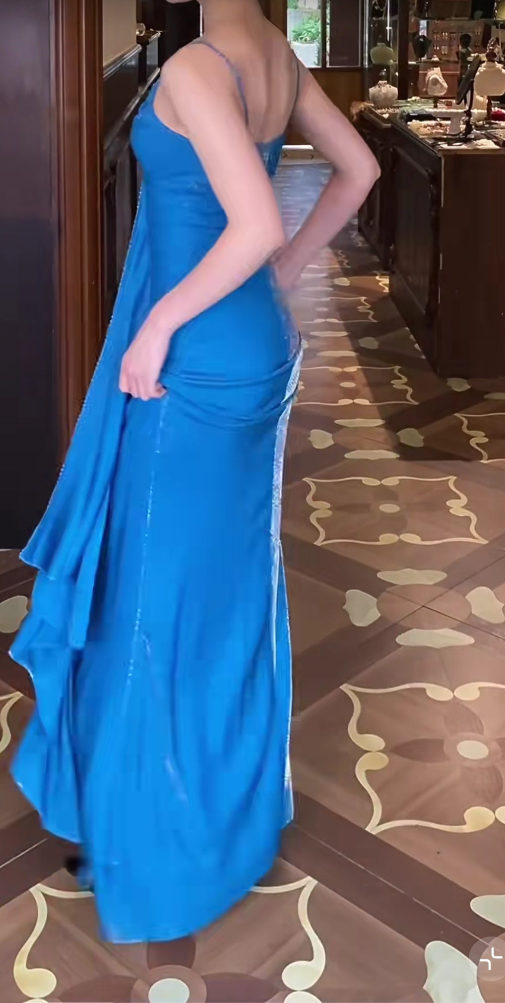 Elegantes blaues Spaghettiträger-Ballkleid aus Samt mit langem Rücken, Vintage-Stil, Partykleid ED01962